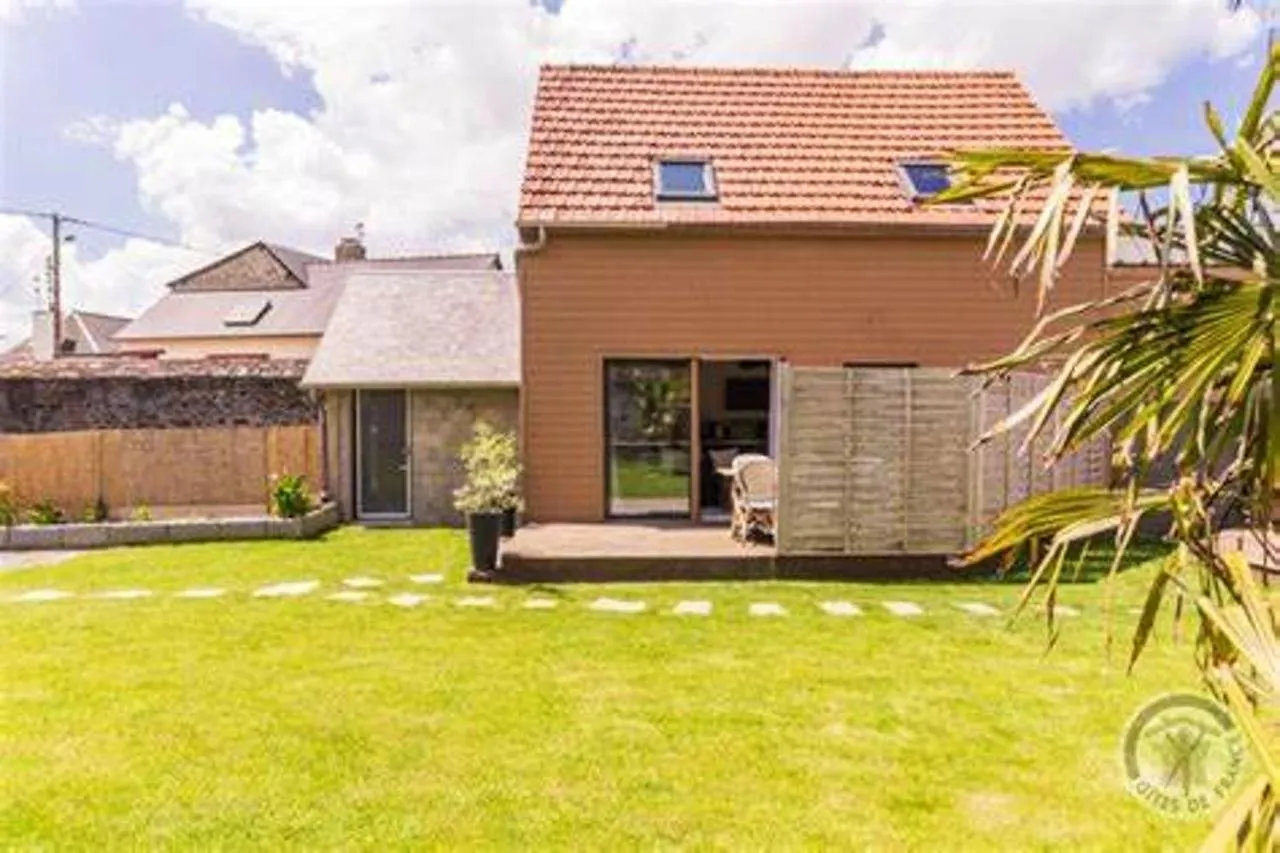 Holiday home Maison Charmante A Pontorson Avec Piscine Partagee France