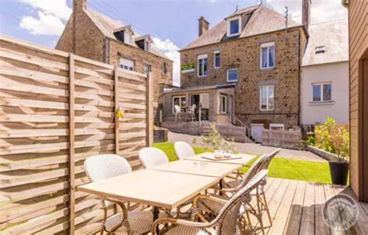 Maison Charmante A Pontorson Avec Piscine Partagee Holiday home